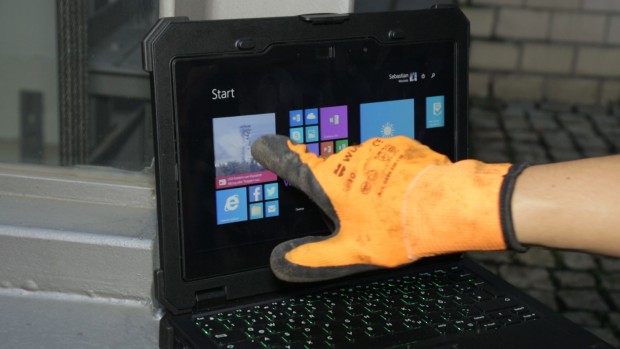 Der Touchscreen kann auch mit dicken Handschuhen bedient werden. (Bild: Fabian Hamacher/Golem.de)